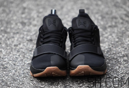 nike pg 1黑色生膠大底發(fā)售時(shí)間_實(shí)物什么樣？