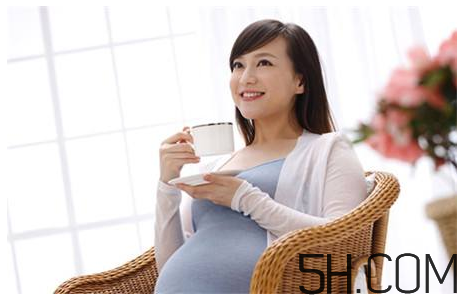 不適合孕婦的睡姿有那些？孕婦冬季如何護(hù)膚？