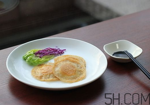 荷包蛋是煮的還是煎的？煎雞蛋還是煮雞蛋好？