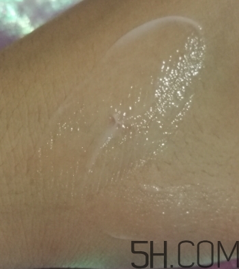 眼霜可以用來擦臉嗎？眼霜可以當(dāng)面霜用嗎