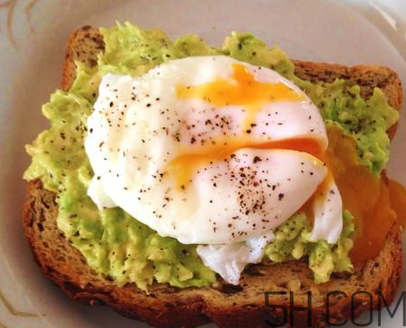 荷包蛋為什么發(fā)黑？荷包蛋發(fā)黑能吃嗎？