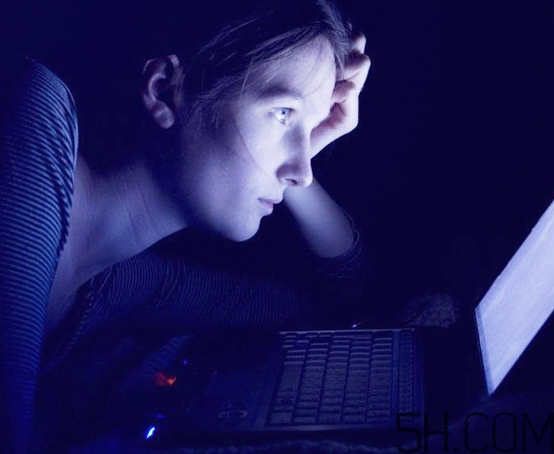 眼霜可以天天用嗎？眼霜多久用一次