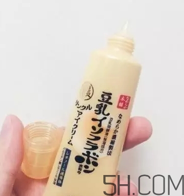 眼霜用在水乳之前還是之后？眼霜和水乳使用的順序