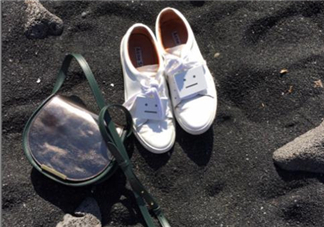 cuyana哪能買到？cuyana馬鞍包多少錢？