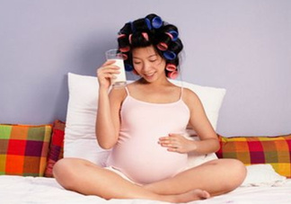 孕婦奶粉和鈣片可以一起吃嗎？喝孕婦奶粉還需要吃鈣片嗎？