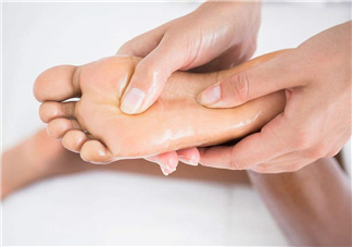 腳氣和灰指甲一樣嗎？腳氣和腳臭一樣嗎？