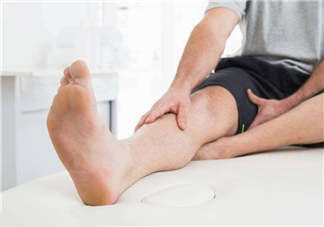 腳氣用鹽水泡腳有用嗎？用鹽水泡腳治腳氣嗎？