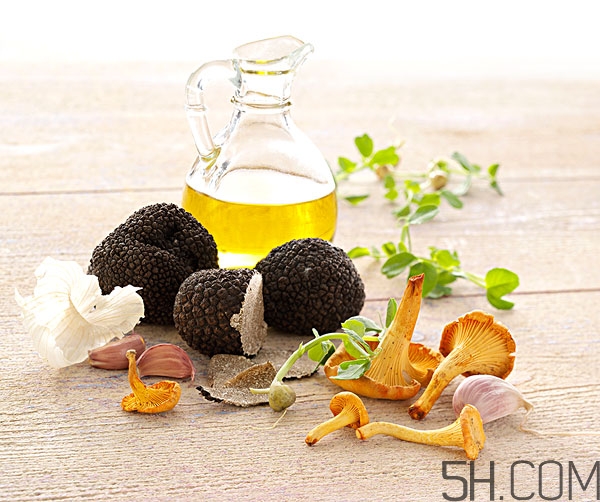 橄欖油去皺紋正確步驟 橄欖油去皺紋的方法 橄欖油去皺紋正確步驟 橄欖油去皺紋的方法