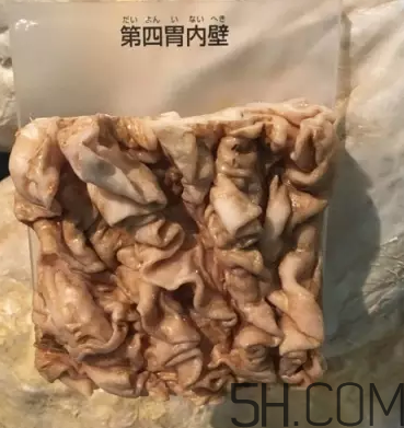 牛百葉和毛肚是一個東西嗎？牛百葉上面有層黑皮能吃嗎？
