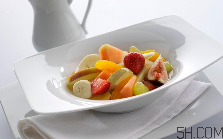 水果沙拉的熱量是多少？水果沙拉用什么沙拉醬好吃？