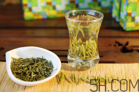 茶葉發(fā)霉是什么樣子？茶葉發(fā)霉怎么鑒別？