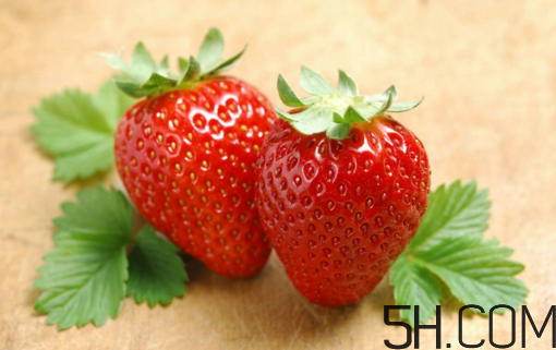 草莓發(fā)霉還能吃嗎？吃草莓的注意事項