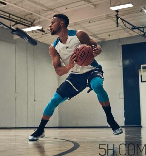 under armour curry 4鞋碼偏小嗎？庫里第四代戰(zhàn)靴尺碼怎么選？