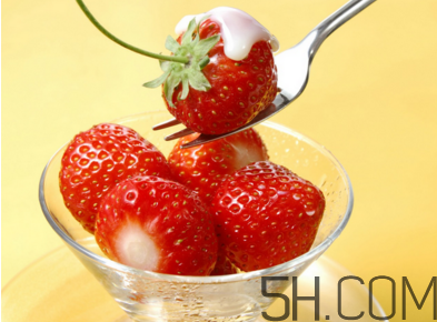 如何避免激素草莓？草莓的健康吃法