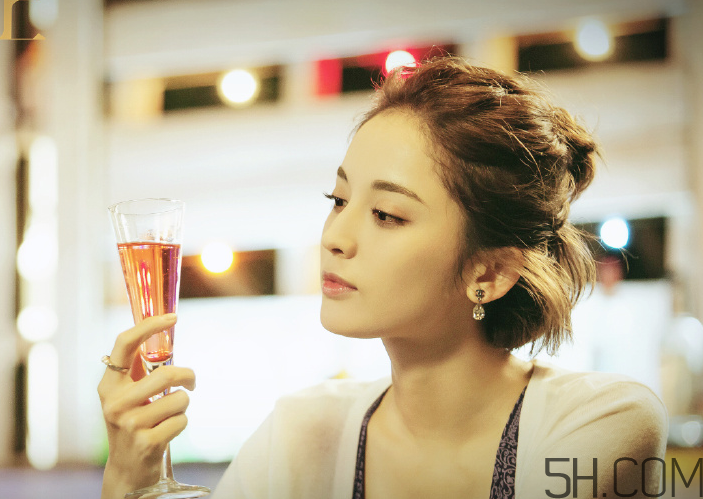 蘋果肌下垂還會恢復(fù)嗎？蘋果肌下垂怎么提上去？