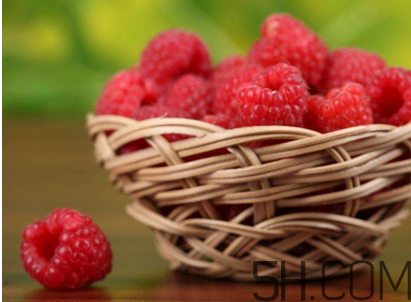 覆盆子的作用有哪些？覆盆子和桑葚哪個(gè)好吃？