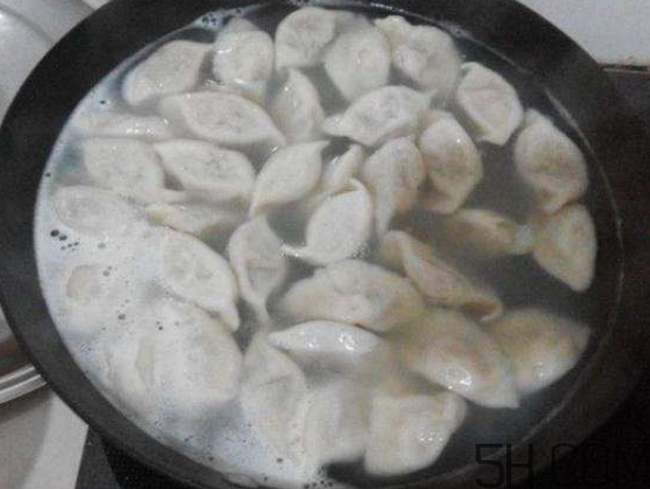 煮餃子怎么煮不破皮？煮餃子怎么看熟沒熟？