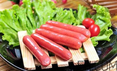 烤腸能用微波爐加熱嗎？烤腸能在微波爐里烤嗎？