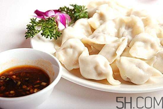 煮餃子開鍋煮皮還是餡？煮餃子蓋不蓋鍋蓋？