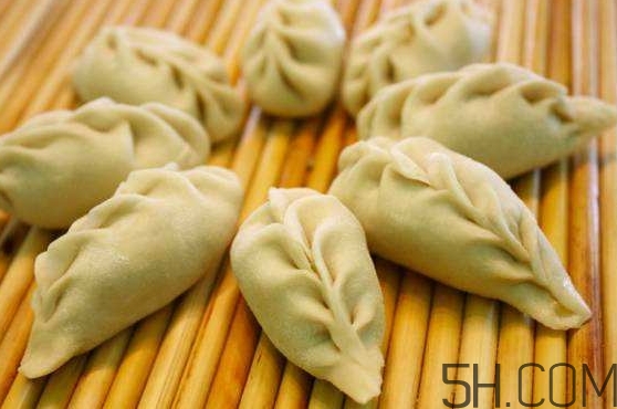 冰凍的餃子皮怎么解凍？冰凍的水餃要煮多久？