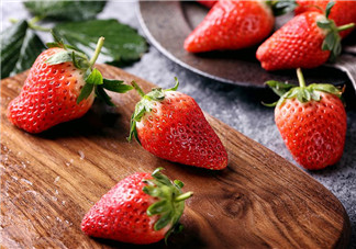 幾月份是摘草莓的季節(jié)？草莓榨汁搭配什么好喝？