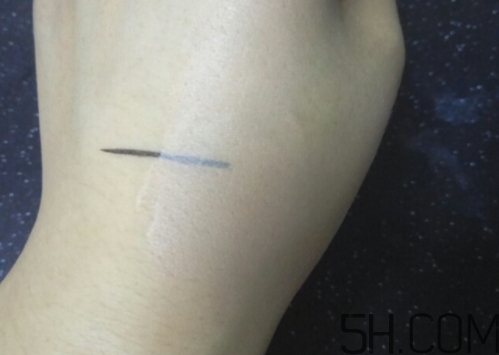 水粉霜怎么上妝？水粉霜用什么上妝