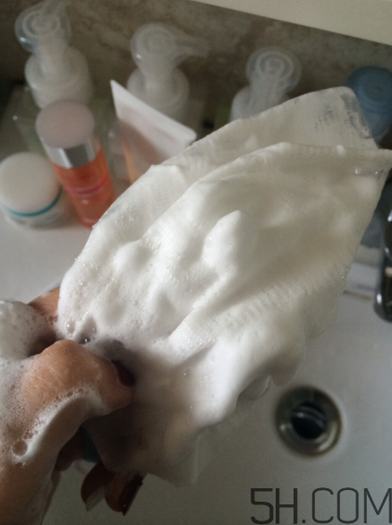 芙麗芳絲洗面奶是氨基酸嗎？氨基酸洗面奶有哪些？