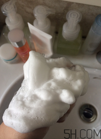 芙麗芳絲洗面奶是氨基酸嗎？氨基酸洗面奶有哪些？