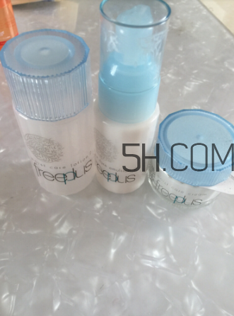 芳珂和芙麗芳絲哪個(gè)好？芙麗芳絲和芳珂fancl的區(qū)別