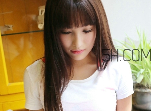 頸紋什么年齡段出現(xiàn)_頸紋多大年齡開(kāi)始有 頸紋什么年齡段出現(xiàn)_頸紋多大年齡開(kāi)始有