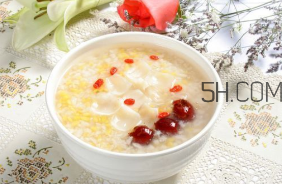 吃什么食物可以養(yǎng)胃 早餐喝粥的好處 吃什么食物可以養(yǎng)胃 早餐喝粥的好處