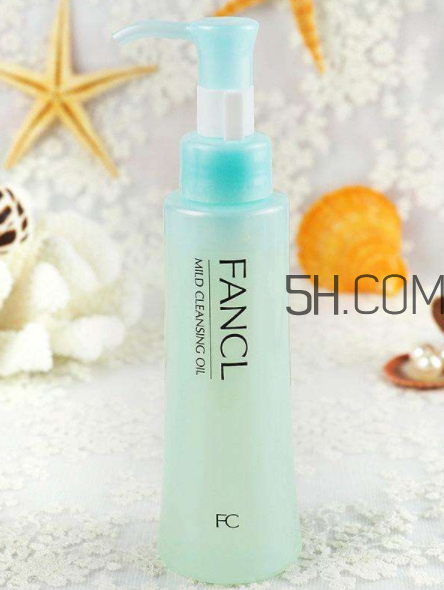 fancl卸妝油會(huì)長閉口嗎？閉口是因?yàn)樾秺y油嗎？