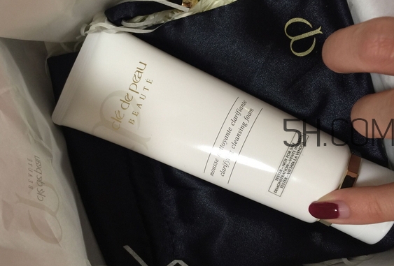 cpb潔面膏清爽型和滋潤型有什么區(qū)別_哪個(gè)好 cpb潔面膏清爽型和滋潤型有什么區(qū)別_哪個(gè)好