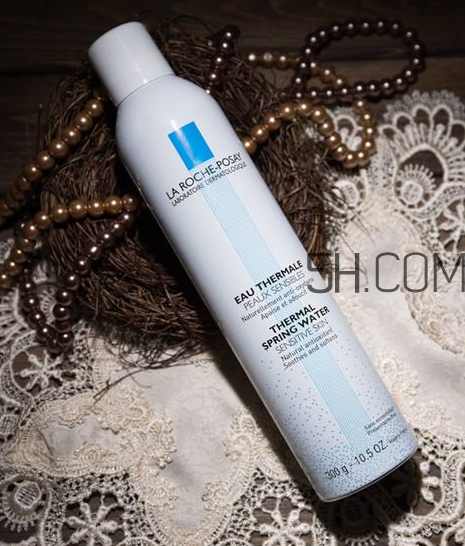 理膚泉噴霧可以濕敷嗎？理膚泉噴霧可以定妝嗎？