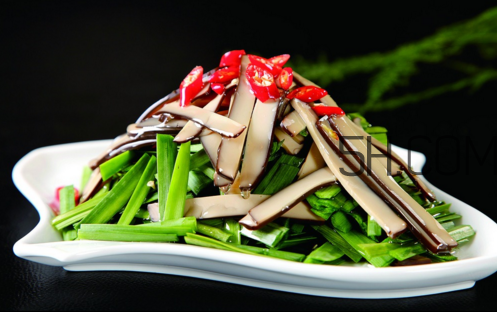 挑選韭菜的要點(diǎn) 野韭菜的吃法 挑選韭菜的要點(diǎn) 野韭菜的吃法