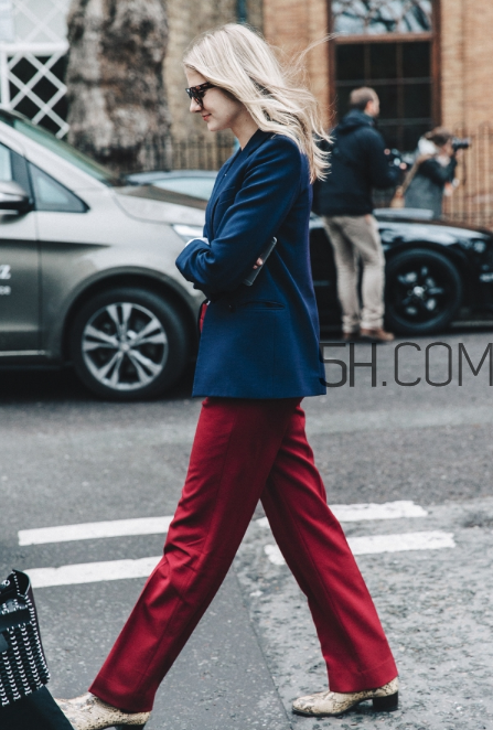 藍(lán)色西裝怎么搭配好看？藍(lán)色西裝搭配圖片