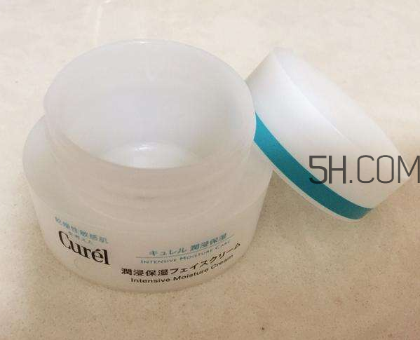 珂潤面霜有酒精味嗎？珂潤面霜是什么氣味的？