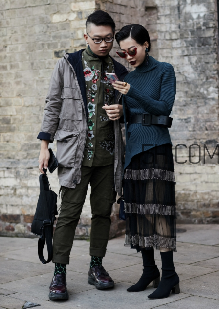 毛衣配長(zhǎng)裙好看嗎？毛衣和長(zhǎng)裙怎么搭配？