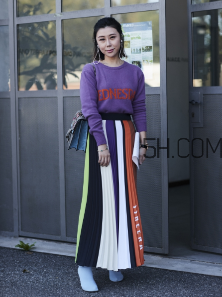 毛衣配長(zhǎng)裙好看嗎？毛衣和長(zhǎng)裙怎么搭配？