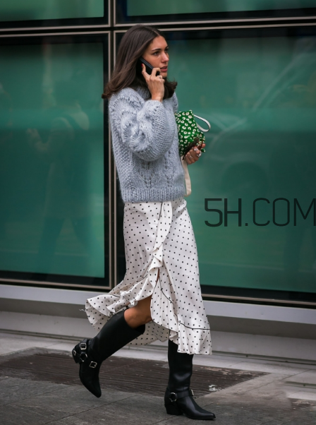 毛衣配長(zhǎng)裙好看嗎？毛衣和長(zhǎng)裙怎么搭配？