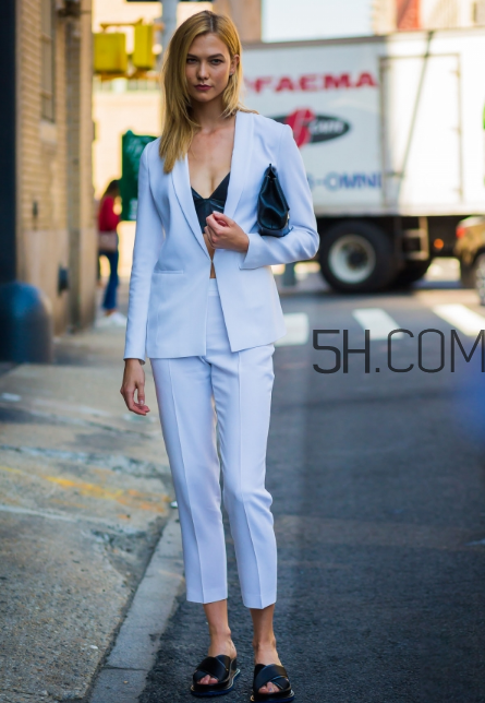 西裝里面穿什么好看？西裝內(nèi)搭圖片