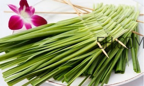 炒好的韭菜能隔夜吃嗎？吃韭菜胃酸燒心吃什么緩解？