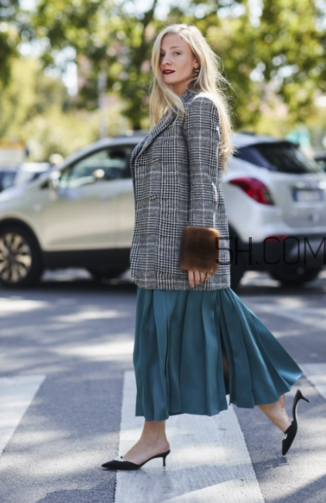 西裝配長(zhǎng)裙好看嗎？西裝搭配裙子圖片