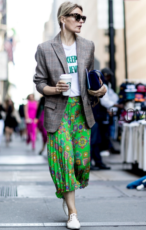 西裝配長(zhǎng)裙好看嗎？西裝搭配裙子圖片