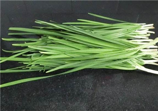 炒好的韭菜能隔夜吃嗎？吃韭菜胃酸燒心吃什么緩解？