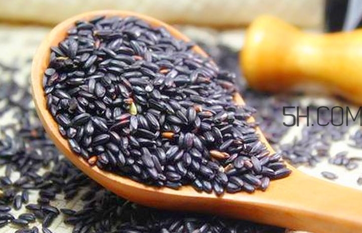 黑芝麻清洗掉色正常嗎？黑芝麻有黑色素嗎？