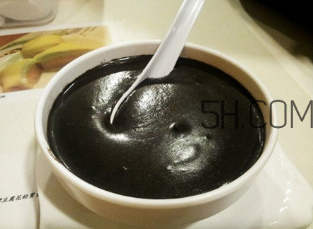 黑芝麻糊用開水沖還是溫開水？黑芝麻糊養(yǎng)胃嗎？