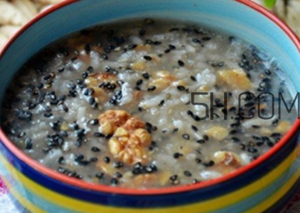 黑芝麻能補(bǔ)血嗎？黑芝麻怎么吃補(bǔ)血？