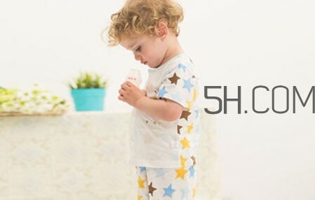 小孩夾腿怎么回事 小孩夾腿綜合癥怎么辦 小孩夾腿怎么回事 小孩夾腿綜合癥怎么辦