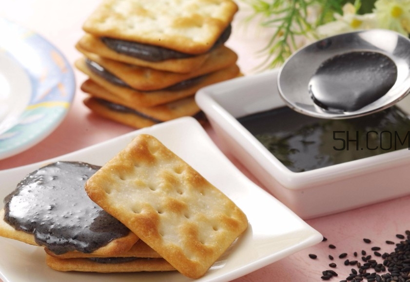 黑芝麻清洗掉色正常嗎？黑芝麻有黑色素嗎？